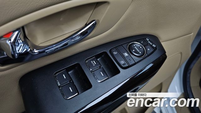 Kia Canival 2019 — photo 22