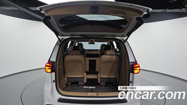 Kia Canival 2019 — photo 26