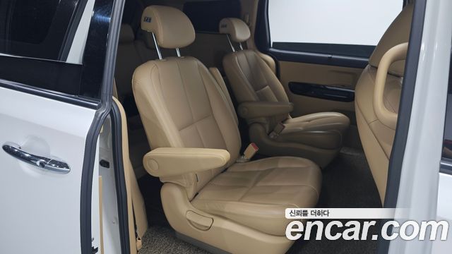 Kia Canival 2019 — photo 16