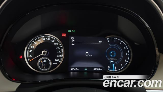 Genesis GV70 2022 — photo 11