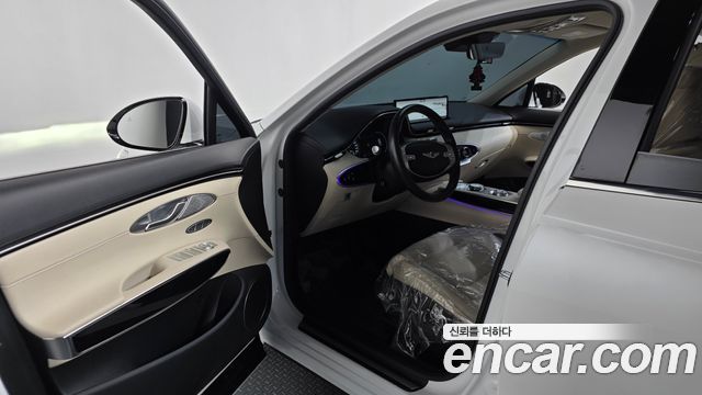 Genesis GV70 2022 — photo 13