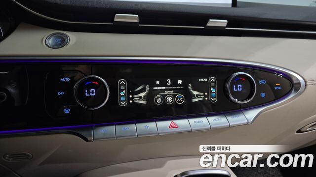 Genesis GV70 2022 — photo 23