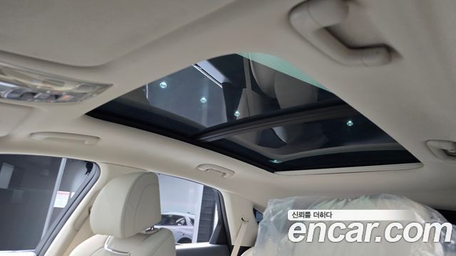 Genesis GV70 2022 — photo 24