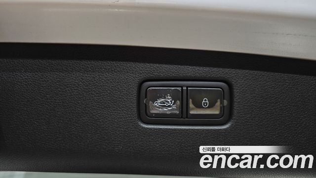Genesis GV70 2022 — photo 25
