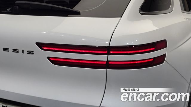 Genesis GV70 2022 — photo 9