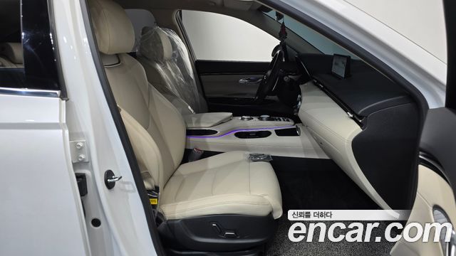 Genesis GV70 2022 — photo 16