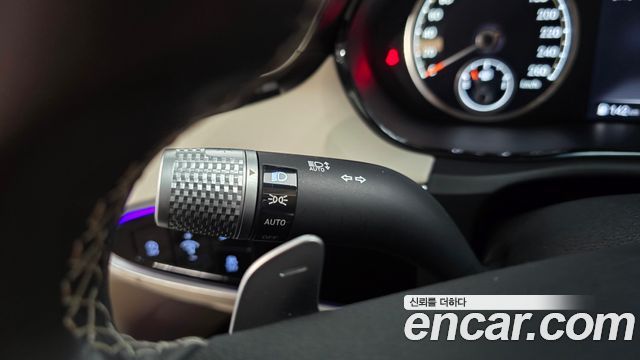 Genesis GV70 2022 — photo 29