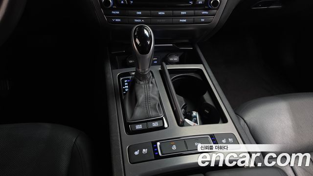 Hyundai Genesis 2016 — photo 12