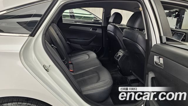 Hyundai Sonata 2019 — photo 17