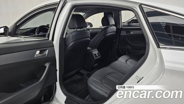 Hyundai Sonata 2019 — photo 18