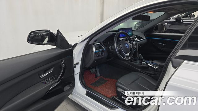 BMW Gran Turismo 2021 — photo 13