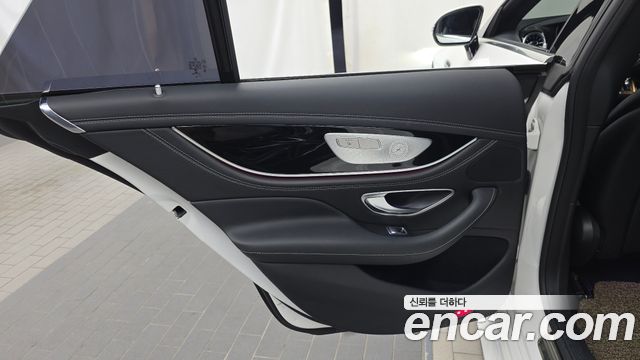Mercedes-Benz AMG GT 2022 — photo 15