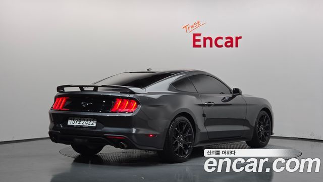 Ford Mustang 2019 — photo 2