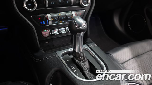 Ford Mustang 2019 — photo 12