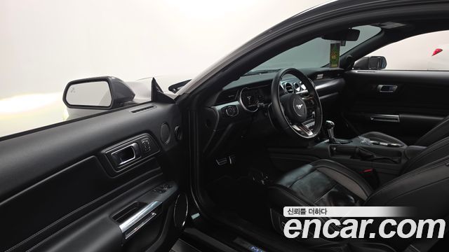 Ford Mustang 2019 — photo 13