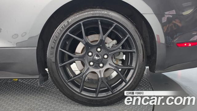 Ford Mustang 2019 — photo 7