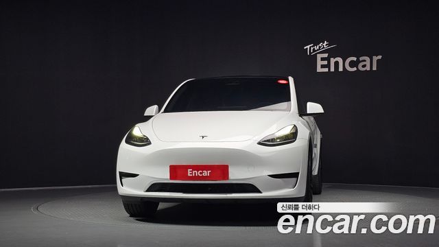 Tesla Model Y 2023 — photo 3