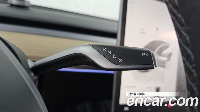 Tesla Model Y 2023 — photo 12