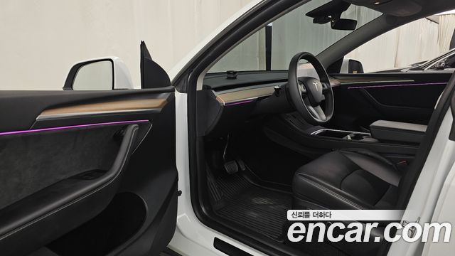 Tesla Model Y 2023 — photo 13