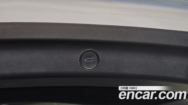 Tesla Model Y 2023 — photo 24