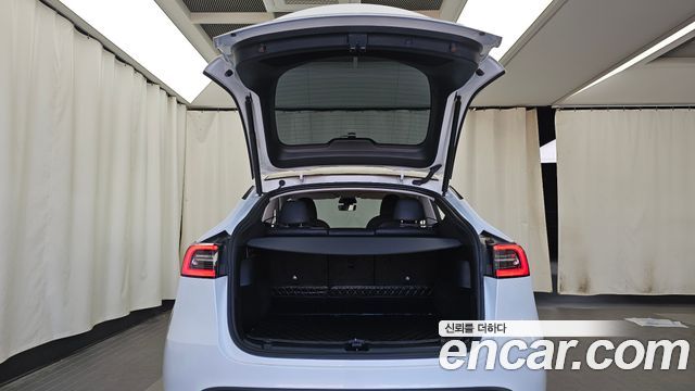Tesla Model Y 2023 — photo 26