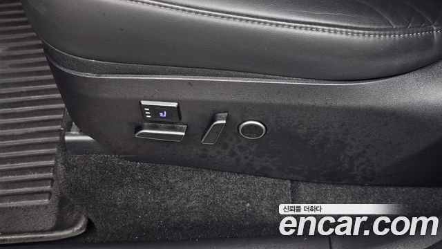 Tesla Model Y 2023 — photo 16