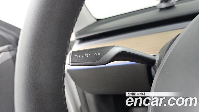 Tesla Model Y 2023 — photo 29