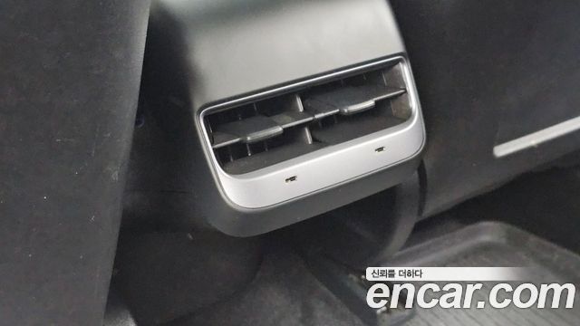 Tesla Model Y 2023 — photo 34