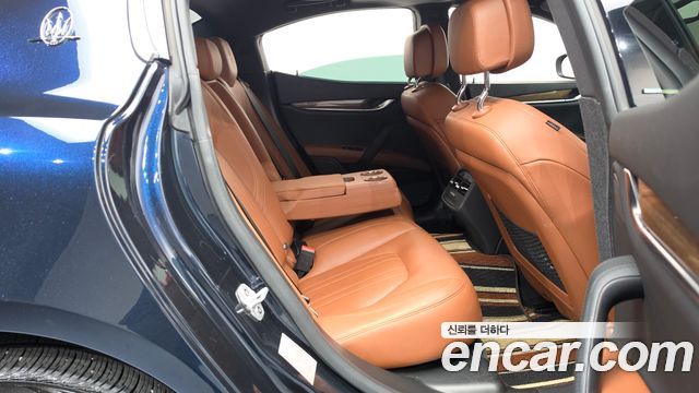 Maserati Ghibli 2019 — photo 17