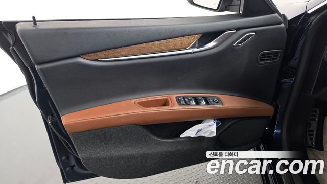 Maserati Ghibli 2019 — photo 14