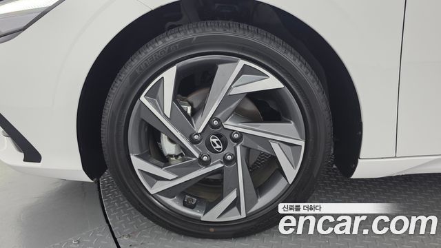 Hyundai AVANTE 2024 — photo 5