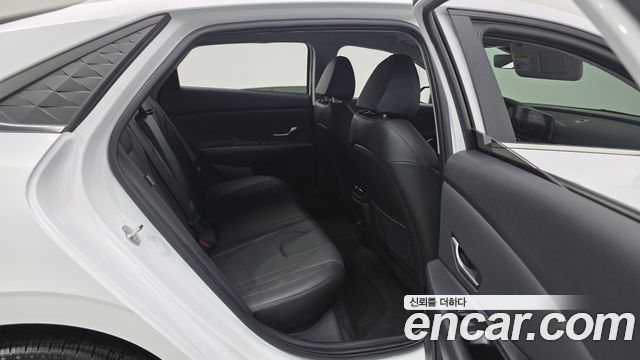 Hyundai AVANTE 2024 — photo 17