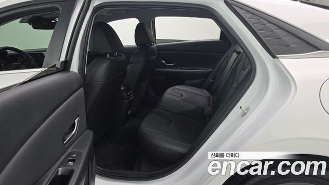 Hyundai AVANTE 2024 — photo 23