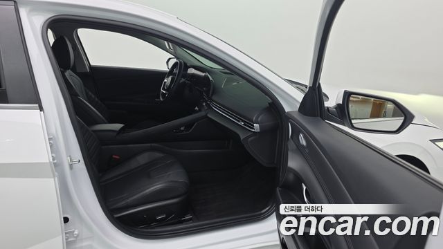 Hyundai AVANTE 2024 — photo 16