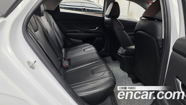 Hyundai AVANTE 2022 — photo 17