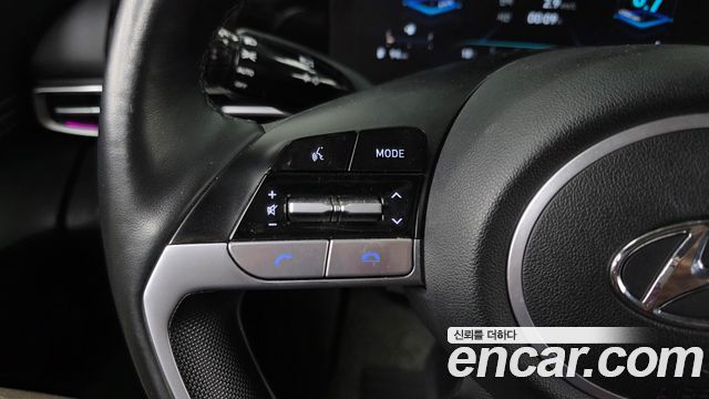 Hyundai AVANTE 2022 — photo 32