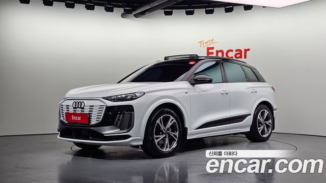 Audi Q6 e-tron 2025 — photo 1