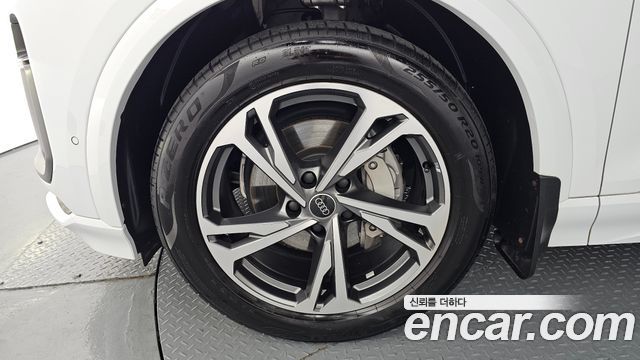 Audi Q6 e-tron 2025 — photo 5