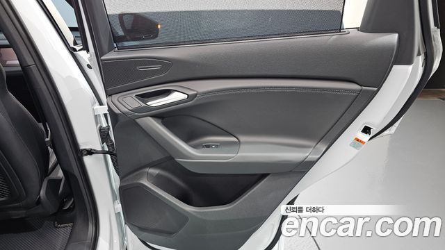 Audi Q6 e-tron 2025 — photo 15