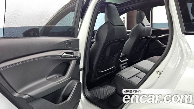 Audi Q6 e-tron 2025 — photo 16