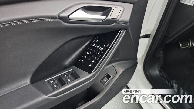 Audi Q6 e-tron 2025 — photo 30
