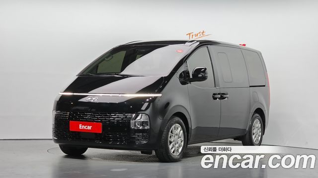 Hyundai Staria 2023 — photo 1