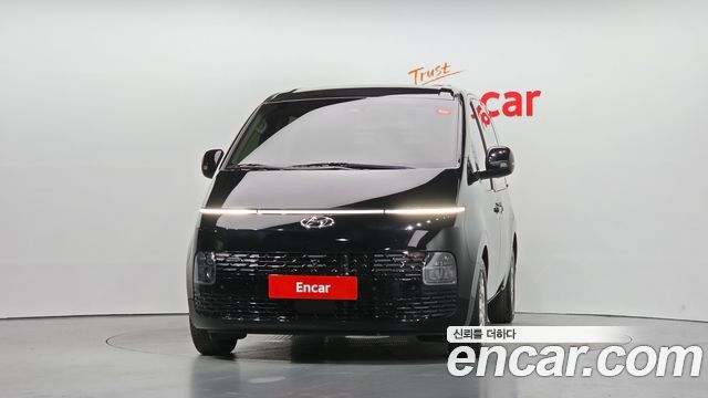 Hyundai Staria 2023 — photo 3