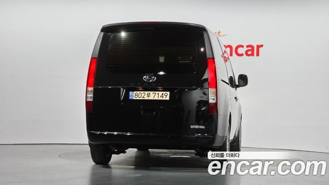 Hyundai Staria 2023 — photo 4
