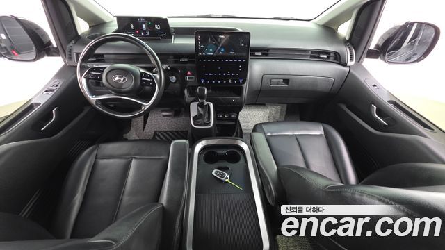 Hyundai Staria 2023 — photo 10