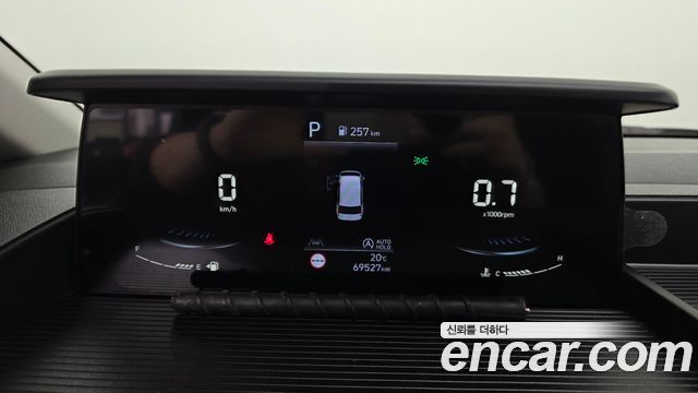Hyundai Staria 2023 — photo 11