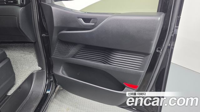 Hyundai Staria 2023 — photo 14