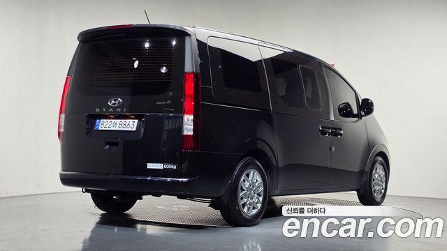 Hyundai Staria 2024 — photo 2
