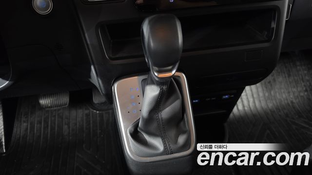 Hyundai Staria 2024 — photo 12