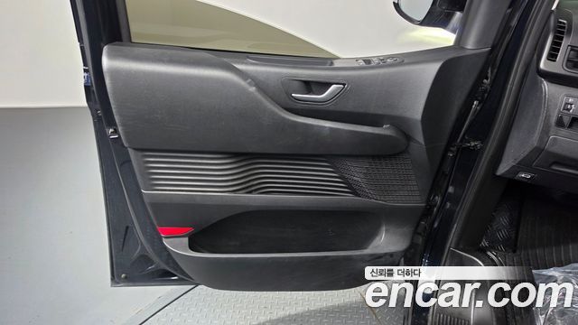 Hyundai Staria 2024 — photo 14